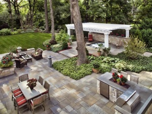 outdoor-dining-area