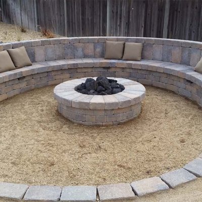 DG firepit segmented wall with bench paver edge 2-22